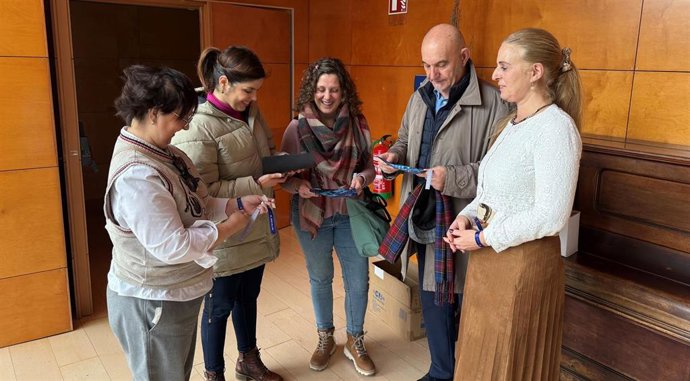 Las ediles  de  Cohesión Social y Gestión de la Diversidad, Nuria Rodríguez, y de Desarrollo Sostenible y Medio Natural, Alba Delgado, presentan la campaña Be_Kind On_line