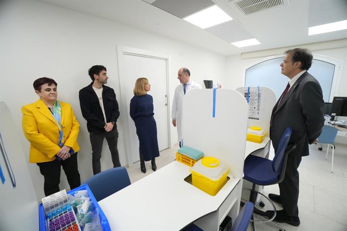 Herri erakundeetako agintariak Aretxabaletako baliabide berrian