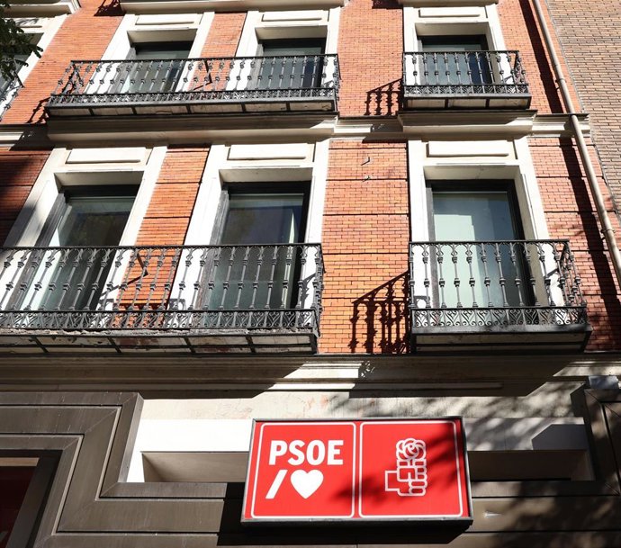 Archivo - Fachada de la sede del PSOE en la calle Ferraz, en Madrid (España).