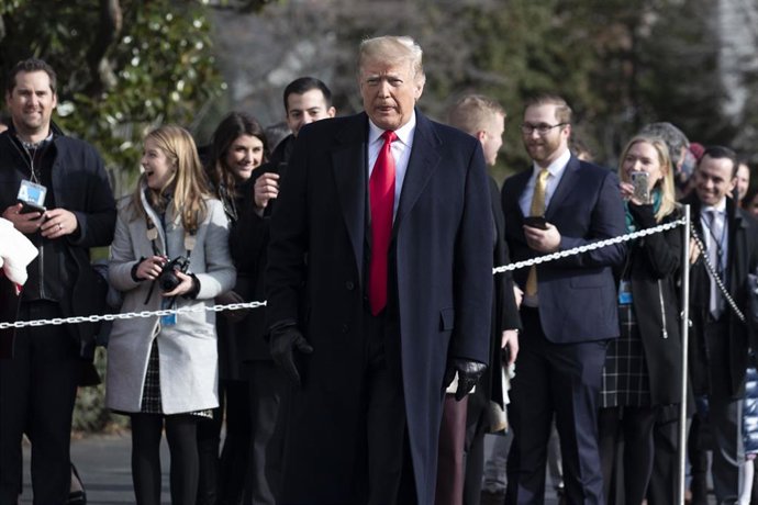 Archivo - El presidente de Estados Unidos, Donald Tump, abandona la Casa Blanca.  