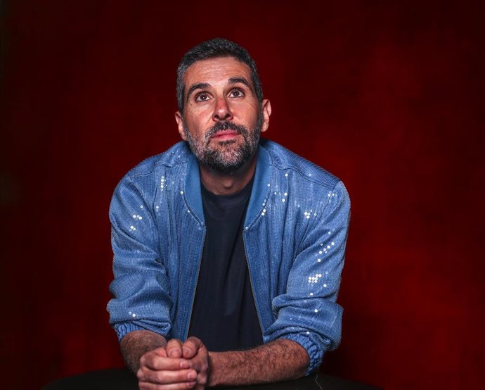 Archivo - El productor y músico Ale Acosta posa para Europa Press, a 8 de mayo de 2024, en Madrid (España). Alejandro Acosta Morales es un productor y músico español, miembro fundador de Mojo Project y del proyecto Fuel Fandango, junto con Cristina Manjón