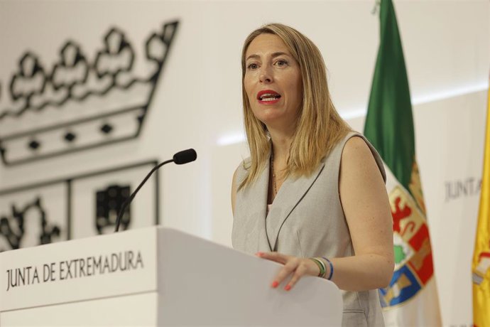 Archivo - Imagen de archivo de la presidenta de la Junta de Extremadura en funciones, María Guardiola