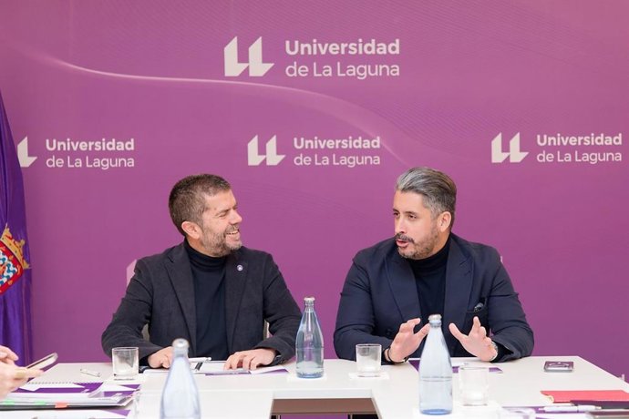 El rector de la ULL, Francisco García, y el alcalde de La Laguna, Luis Yeray Gutiérrez