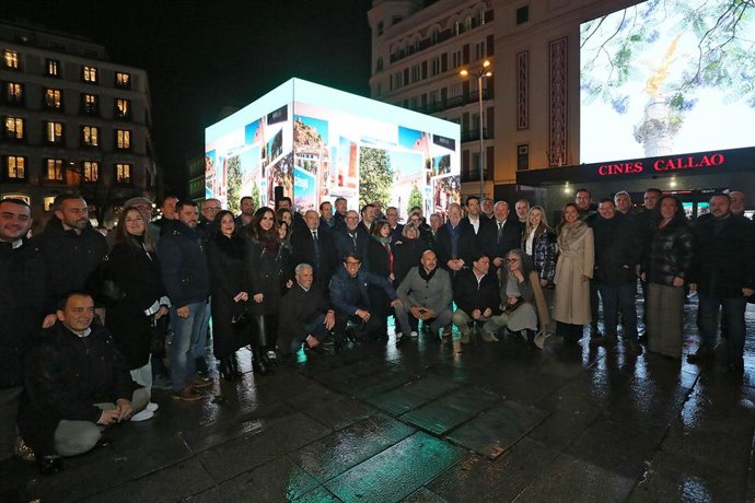 Archivo - La Costa Blanca difunde la oferta turística de Alicante en el centro de Madrid con un cubo de pantallas led