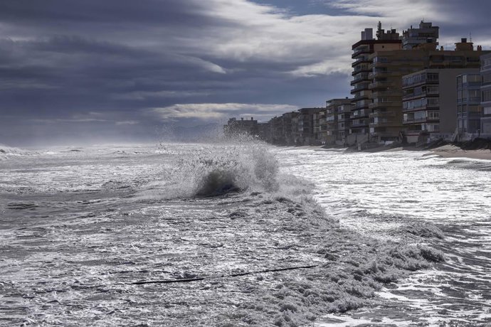 Platges de Tavernes de Valldigna durant la borrasca Harry