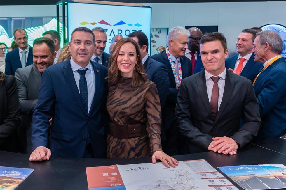 El presidente de Lanzarote y la consejera canaria de Turismo