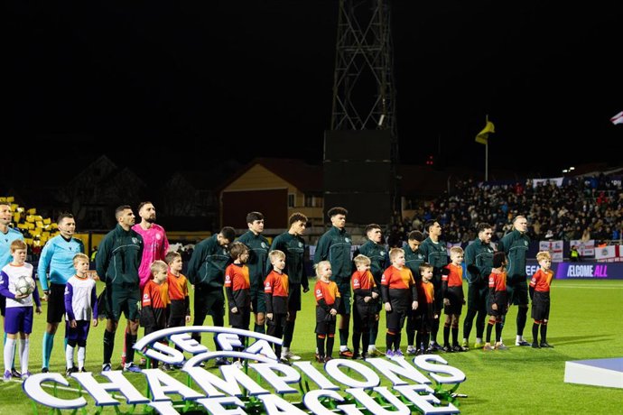 Jugadores del Manchester City, ante el Bodo/Glimt en la Champions 2025-26.