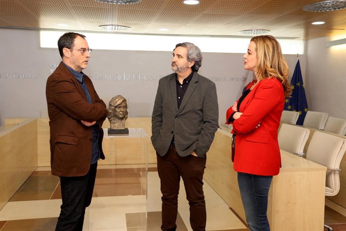 Galardonados con el Premio Novela y Ensayo del Ayuntamiento de La Rinconada (Sevilla).