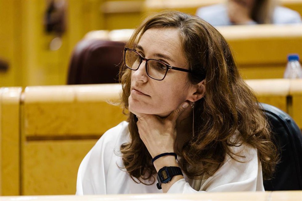 Archivo - La ministra de Sanidad, Mónica García, durante una sesión plenaria en el Senado, a 25 de noviembre de 2025, en Madrid (España). El pleno estará marcado por el debate sobre la reforma del sistema de financiación autonómica, con especial atenció