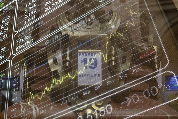 Archivo - Un calendario con fecha 19 de febrero en el Palacio de la Bolsa de Madrid (España)