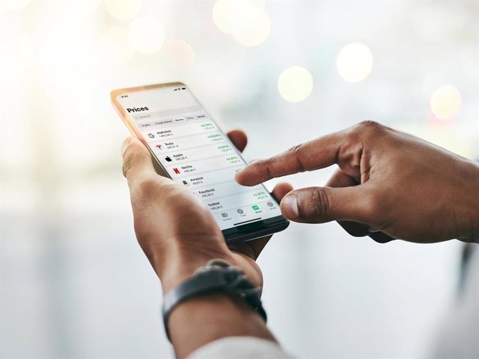 Archivo - Bitpanda permitirá a sus usuarios invertir en acciones fraccionadas de grandes tecnológicas