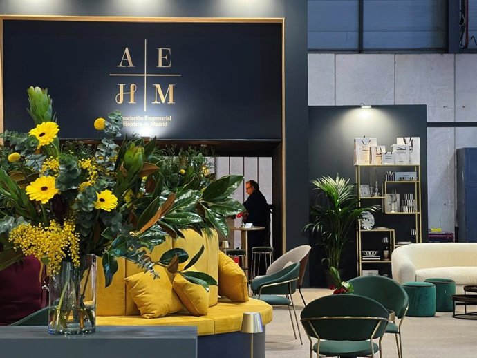 Hosteleros madrileños se presentan en Fitur con un estand que recuerda el "lujo silencioso" de un hotel clásico