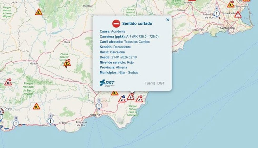 Cortada la autovía A-7 en Sorbas (Almería) por un accidente entre dos camiones