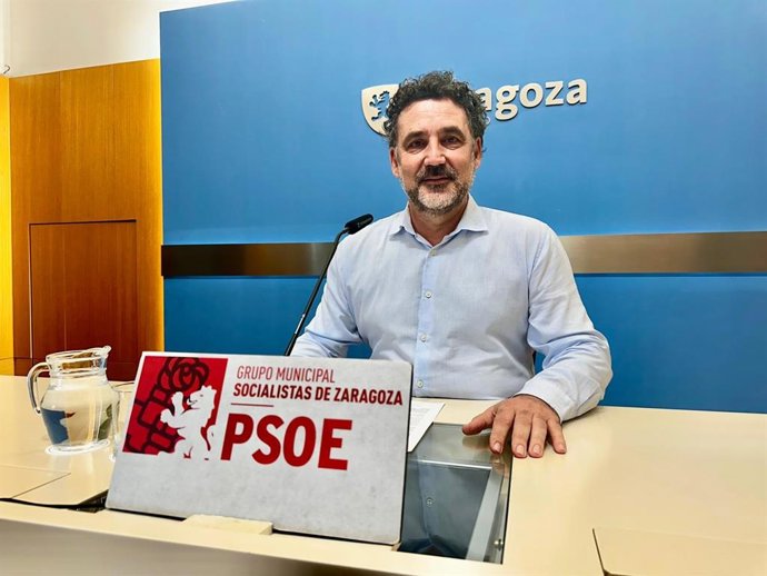 Archivo - El concejal del grupo municipal del PSOE en el Ayuntamiento de Zaragoza, Paco Galán