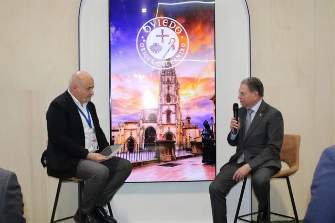 El alcalde de Oviedo, Alfredo Canteli, participa en la inauguración del stand de Oviedo en Fitur.