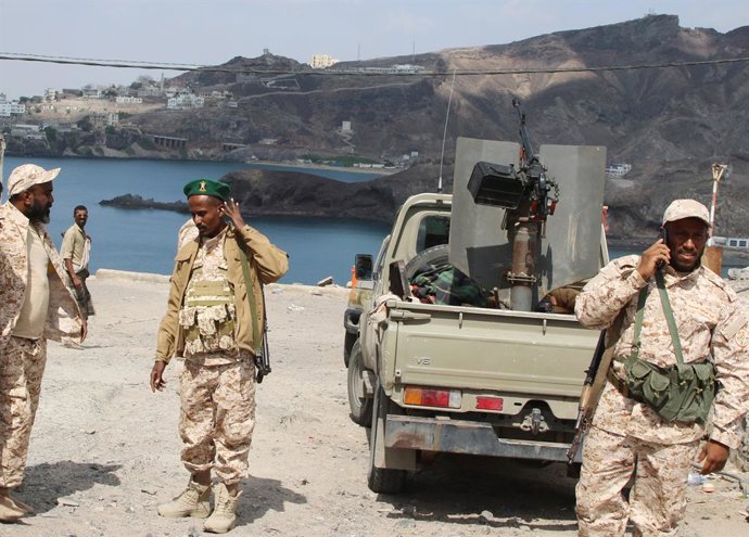 ADEN, 9 de janeiro de 2026 — Forças leais ao Conselho Presidencial de Liderança (PLC) do Iêmen montam guarda em Aden, Iêmen, em 8 de janeiro de 2026. Forças leais ao PLC do Iêmen assumiram o controle de instituições estatais importantes na cidade portuári