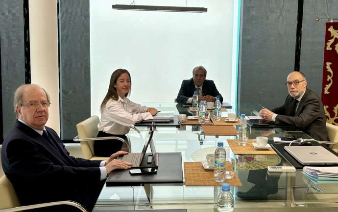 El expresidente de la Junta de Castilla y León Juan Vicente Herrera Campo en una reunión con el Consejo Consultivo.