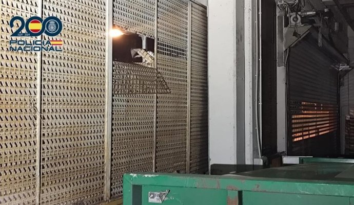 "In Fraganti" Tres Ladrones Por Cometer Un Robo Tras Realizar Un Agujero En Una Verja