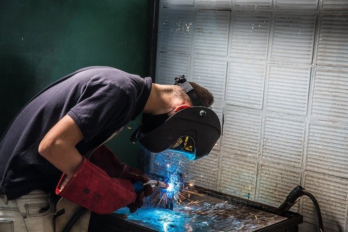 Estancias en empresas para profesorado de FP en Baleares: plazos y solicitudes.