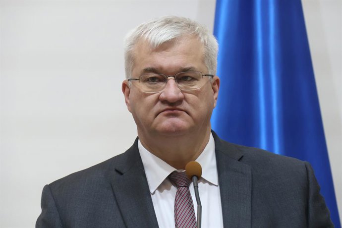 15 de janeiro de 2026, Kiev, Ucrânia: O ministro das Relações Exteriores da Ucrânia, Andrii Sybiha, é visto durante uma coletiva de imprensa conjunta com sua homóloga albanesa, Elisa Spiropali, após conversas sobre relações bilaterais, cooperação internac