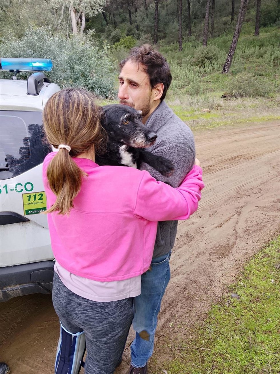 El perro Boro es capturado tras más de tres días extraviado en el lugar del accidente ferroviario.
