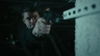 Trepidante tráiler de la temporada 3 de El agente nocturno, con Peter Sutherland en una misión global