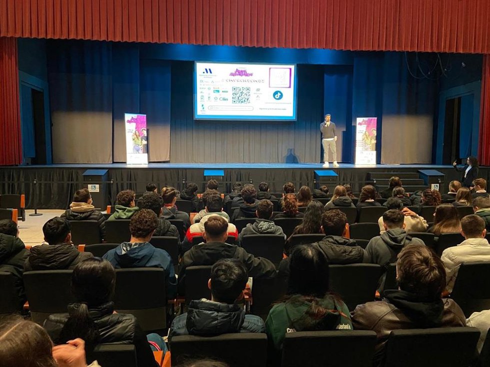 Más de 1.700 jóvenes de municipios pequeños de la provincia aprenderán a poner en marcha sus iniciativas emprendedoras de la mano de la Diputación de Málaga