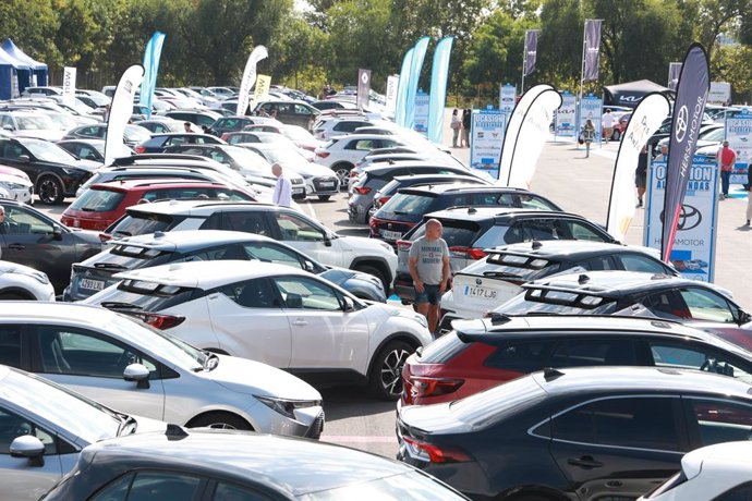 Archivo - OCU denuncia que la mayoría de las webs de coches de segunda mano ocultan la TAE de la financiación.