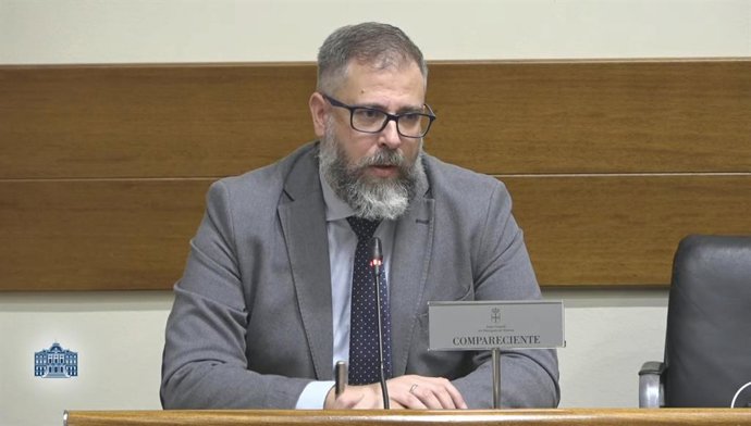 El exdirector general de Industria y Minería del Gobierno asturiano Mauro Rodríguez, comparece en la comisión de investigación sobre el accidente de la mina de Cerredo.