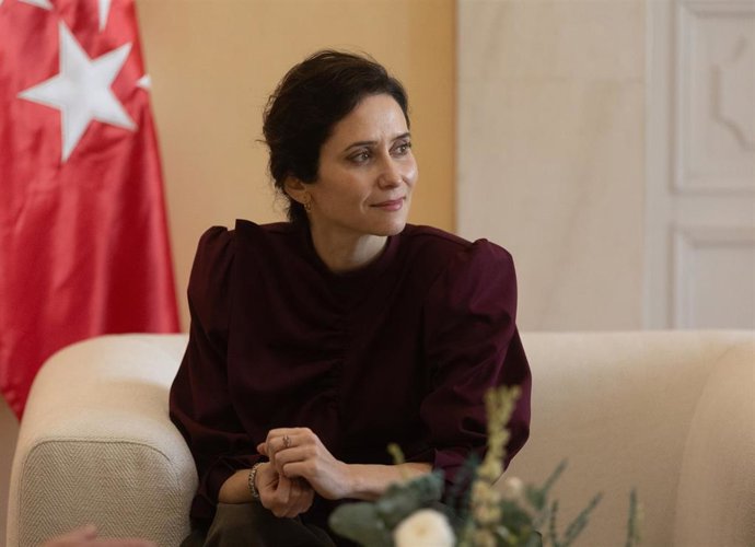 La presidenta de la Comunidad de Madrid, Isabel Díaz Ayuso, recibe al gobernador del Estado mexicano de Querétaro, Mauricio Kuri, a 20 de enero de 2026, en Madrid (España).