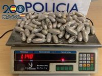Detenido un hombre en el aeropuerto de Valencia por viajar con 102 cápsulas de heroína dentro de su cuerpo