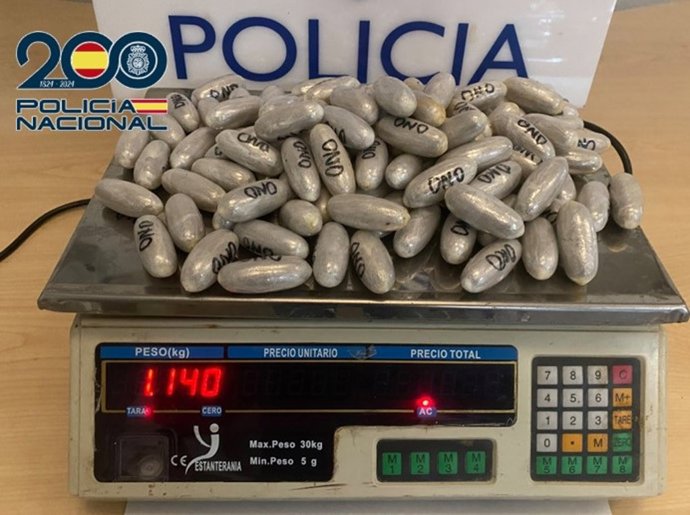 Detenido un hombre por viajar en avión con 102 cápsulas de heroína dentro de su cuerpo