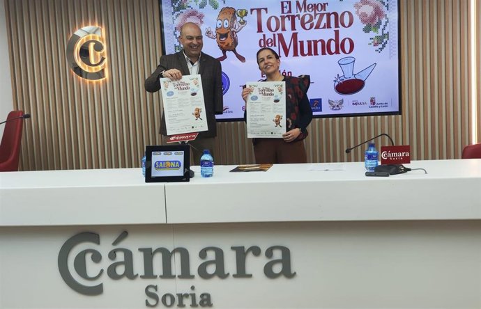 Juanjo Delgado y Beatriz Martínez presentan el concurso de 'El Mejor Torrezno del Mundo'