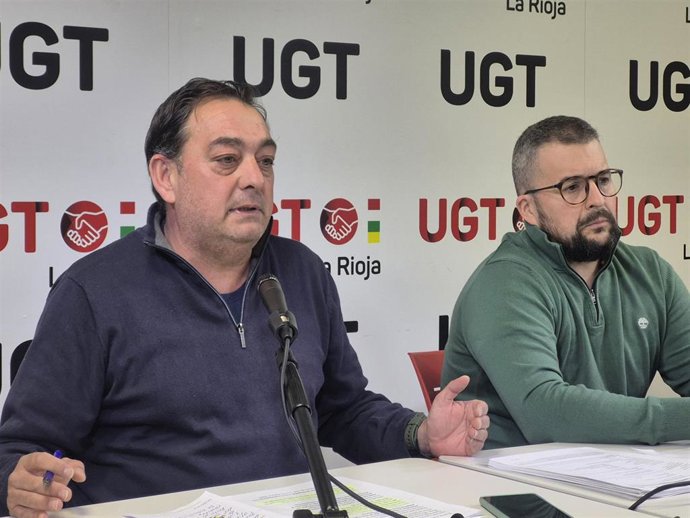 El secretario general de UGT-FICA, Carlos Alfaro; y el responsable del sector del Metal, Jose María García