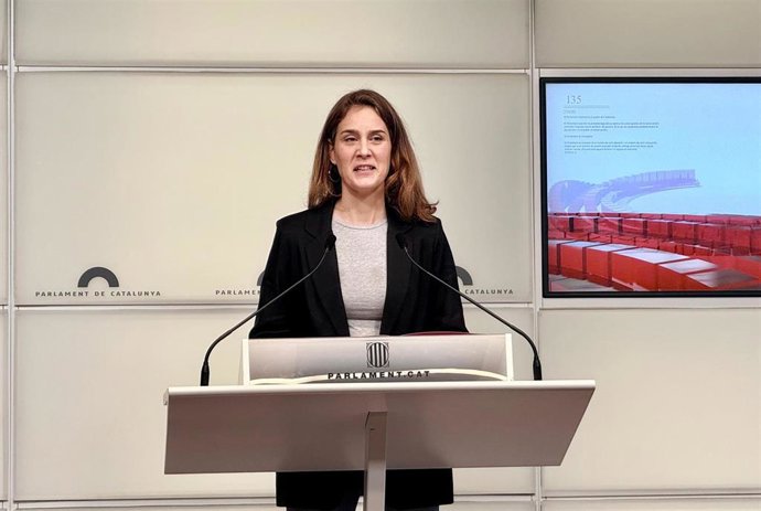La líder de los Comuns en el Parlament, Jéssica Albiach, en rueda de prensa.