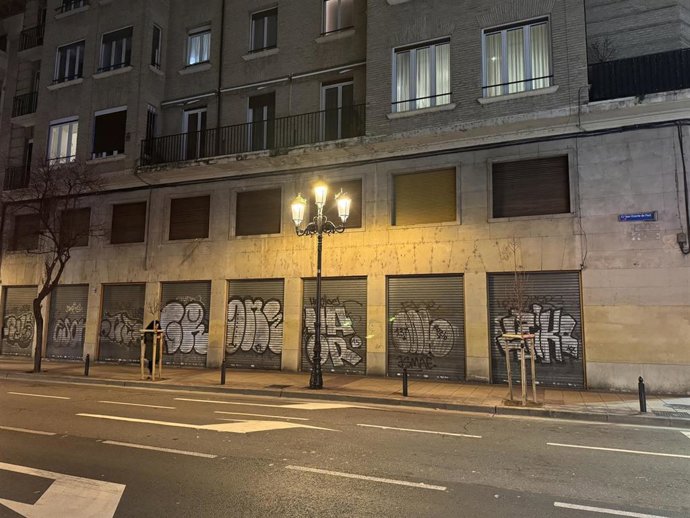 Calle con cambio de luminaria a led