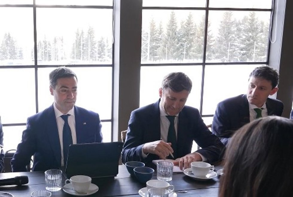 El lehendakari ha mantenido un dialogo con actores internacionales, empresarios, responsables políticos e inversores