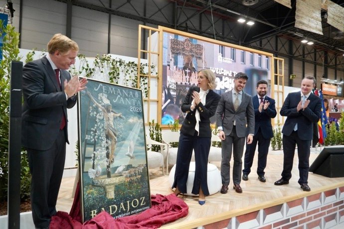 Badajoz presenta en Fitur el cartel de la Semana Santa 2026