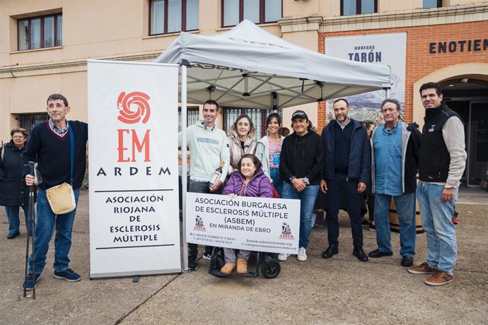 Odegas Tarón dona 5.630 € a dos asociaciones de Esclerosis Múltiple