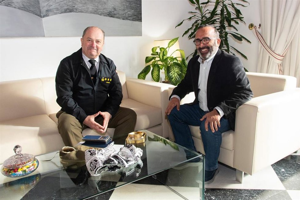 El presidente de la Diputación de Cáceres, Miguel Ángel Morales, ha mantenido una reunión protocolaria con el coronel Vicente Lunar, subdelegado de Defensa en Cáceres