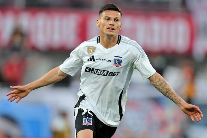 Futbol, Colo Colo vs Deportes Limache. Fecha 25, Liga de Primera 2025. El jugador de Colo Colo Lucas Cepeda, celebra su gol contra Deportes Limache durante un partido de primera division disputado en el estadio Nacional en Santiago, Chile.