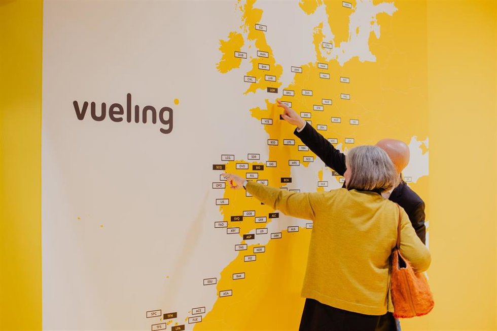 Vueling programa 1,6 millones de asientos en Galicia para la temporada de verano 2026, un 20% más