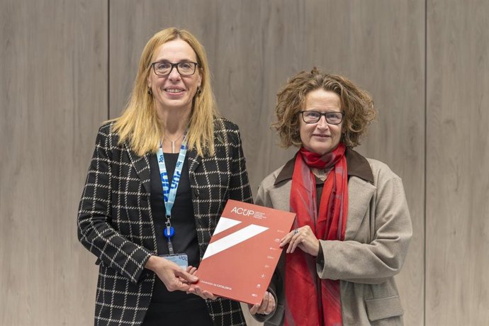 Àngels Fitó (UOC) i Laia de Nadal (UPF) durant l'acte