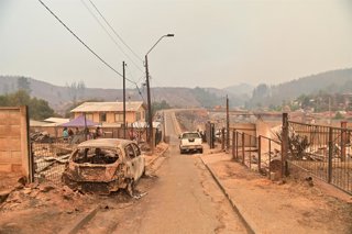 Concepcion, 18 de enero 2026. Incendio forestal en el sector san Jorge, sector rural de la comuna de Concepcion. Lukas Jara/Aton Chile
