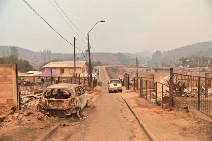 Concepcion, 18 de enero 2026. Incendio forestal en el sector san Jorge, sector rural de la comuna de Concepcion. Lukas Jara/Aton Chile