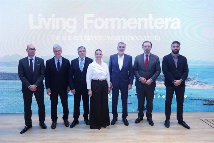 El proyecto Living Formentera impulsa sus primeras fases con la plantación de 1.000 árboles.