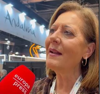 La alcaldesa de Osuna, Rosario Andújar, en declaraciones a Europa Press, en el stand de la Diputación en Fitur.