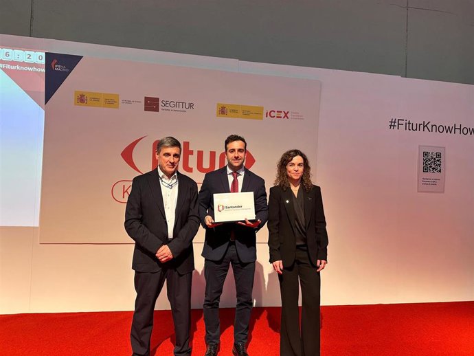 Santander recibe en Fitur el distintivo de Destino Turístico Inteligente