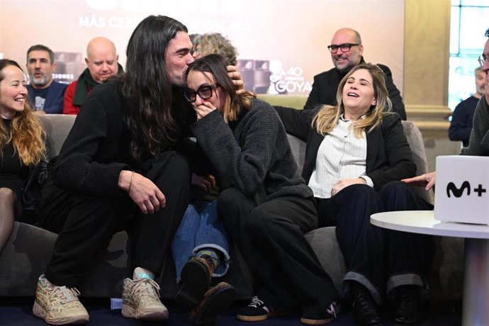 El director de la película 'Sirat', Óliver Laxe, y su equipo celebran sus nominaciones a los premios Oscar Mejor Película Internacional y Mejor Sonido durante la citación con la prensa en Espacio Movistar, a 22 de enero de 2026, en Madrid (España).