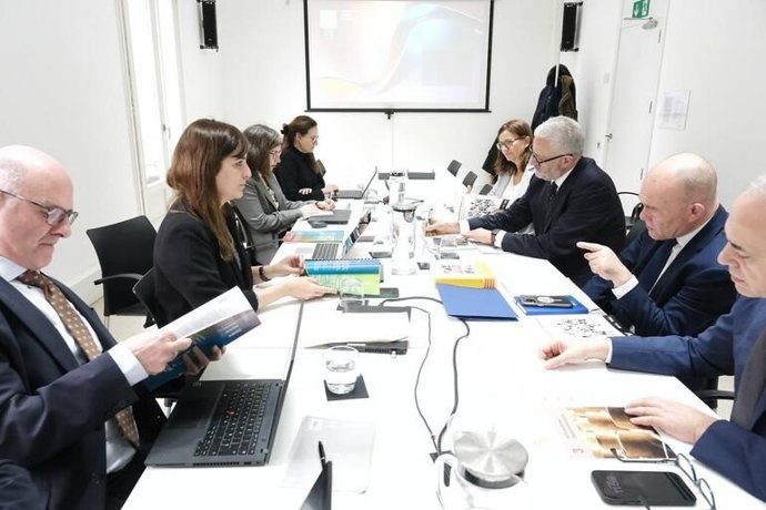 Reunió entre el conseller basc de Ciència, Universitats i Innovació, Juan Ignacio Pérez Iglesias, amb la consellera de Recerca i Universitats de la Generalitat, Núria Montserrat